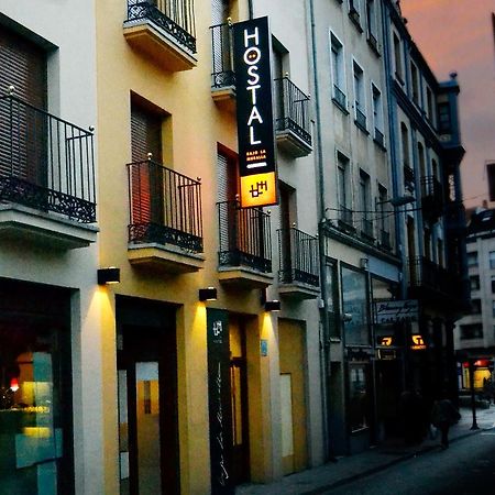 Hostal Bajo La Muralla Zamora Bagian luar foto