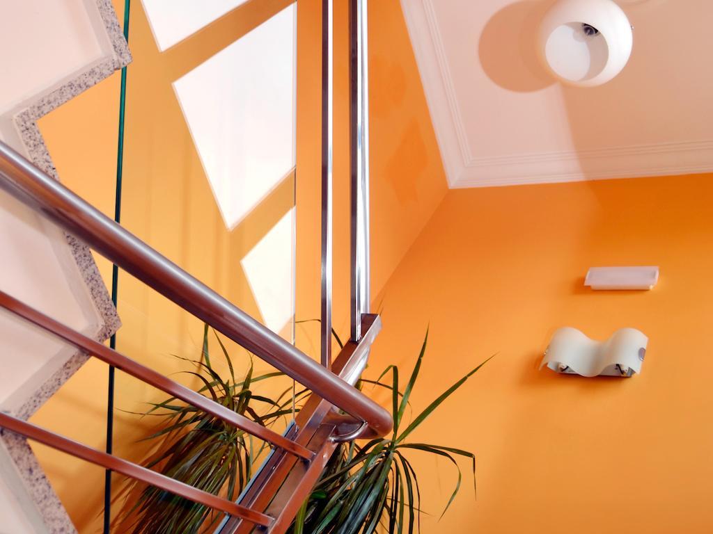 Hostal Bajo La Muralla Zamora Bagian luar foto